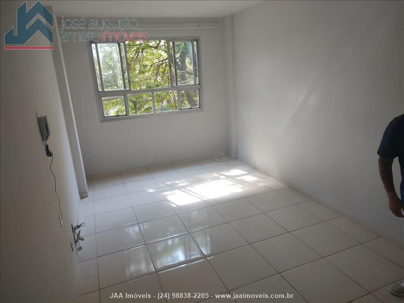 Apartamento a Venda no Comercial em Resende