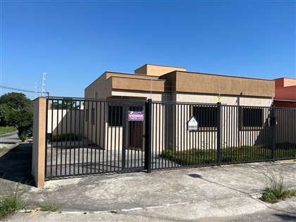 Casa à Venda