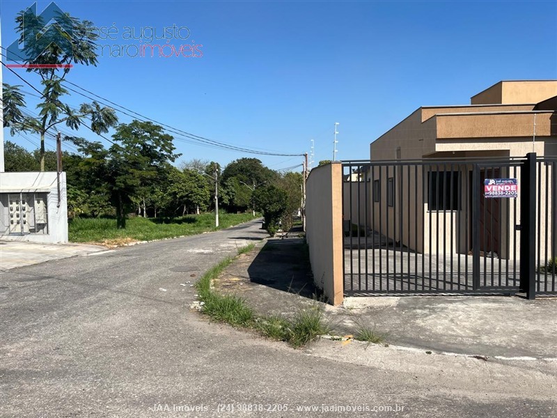 Casa a Venda no Jardim D'Oeste em Resende