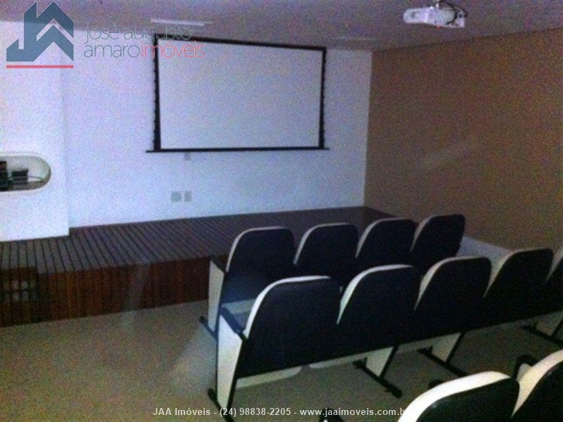 Apartamento a Venda no Comercial em Resende